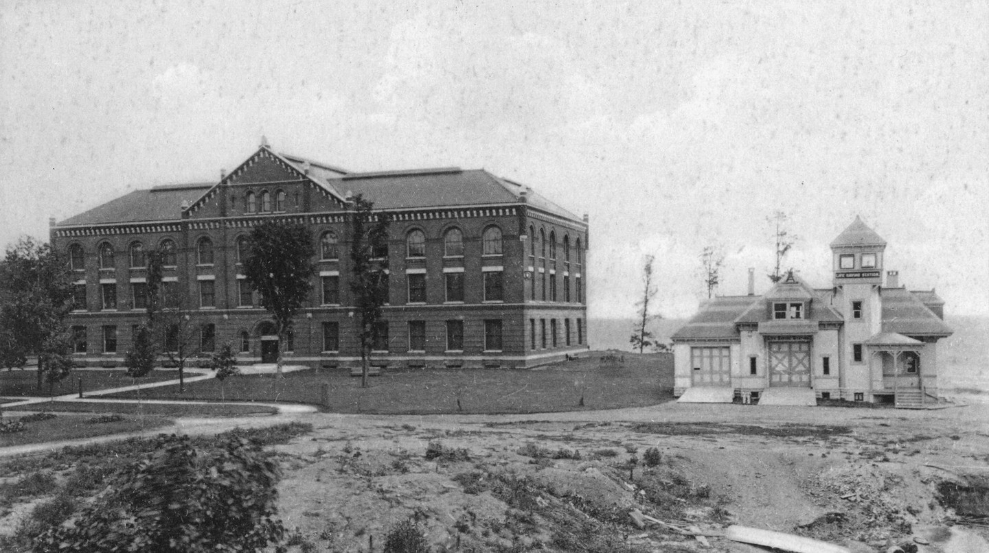 Fisk Hall, Northwestern University, and the US Live Saving Station, Lake Michigan, ca. 1900. Courtesy of Northwestern University Archives.